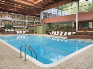 Ramada | Racine