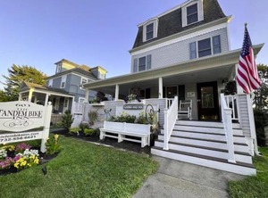 Tandem Inn | Wall