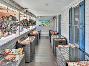 Tandem Inn | Wall
