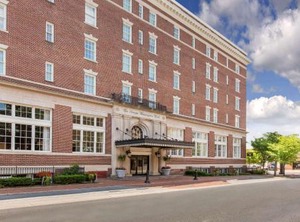 The George Washington Wyndham Grand Hotel | Old Town Winchester