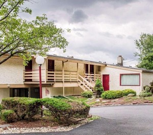 Econo Lodge Summit Scranton 