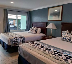 Beach Hotel 