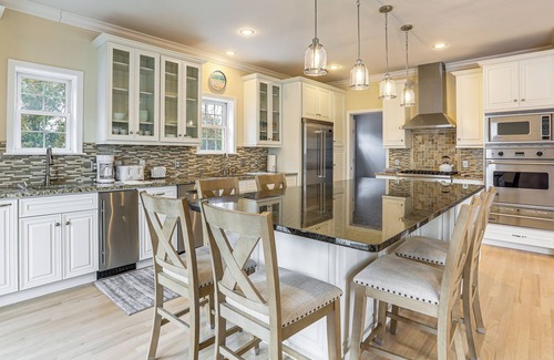 Point Pleasant Beach House | 1 Mi to Jenkinson's Boardwalk: Family Gem w/Grill