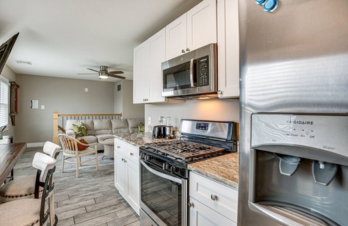 Brigantine Condo | 1 Mi to Marina District! Bright Brigantine Condo