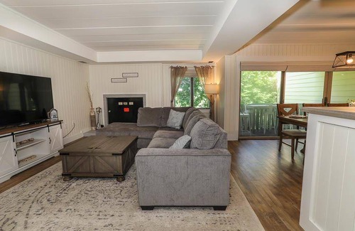 Seven Springs Condo | 101 m² Condo ∙ 2 bedrooms ∙ 10 guests