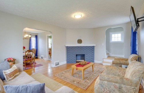 Garfield Heights House | 102 m² House ∙ 3 bedrooms ∙ 5 guests