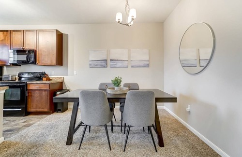 Summit Station Apartment | 106 m² Apartment ∙ 2 bedrooms ∙ 4 guests