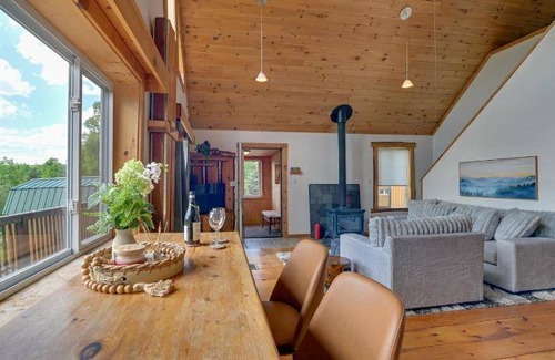 Hobart House | 107 m² House ∙ 2 bedrooms ∙ 6 guests