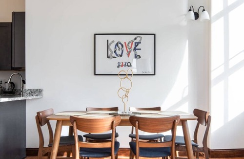 West Poplar Apartment | 110 m² Apartment ∙ 2 bedrooms ∙ 4 guests