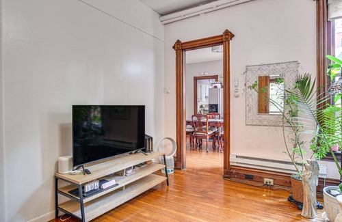 Allentown Apartment | 111 m² Apartment ∙ 1 bedroom ∙ 2 guests