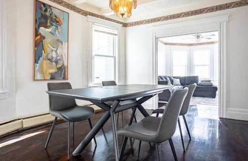 Jersey City Apartment | 111 m² Apartment ∙ 2 bedrooms ∙ 4 guests