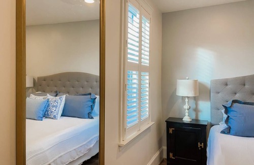 Southwest Center City Apartment | 111 m² Apartment ∙ 3 bedrooms ∙ 6 guests