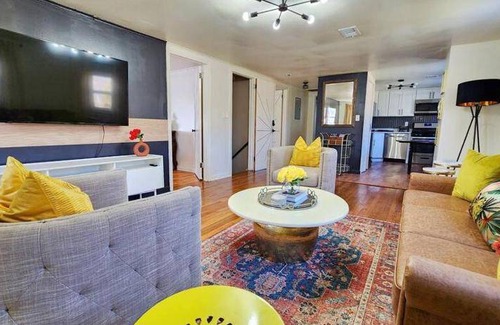 West Orange Apartment | 111 m² Apartment ∙ 2 bedrooms ∙ 4 guests