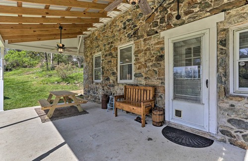 Hellertown Cottage | 111 m² Cabin ∙ 2 bedrooms ∙ 6 guests