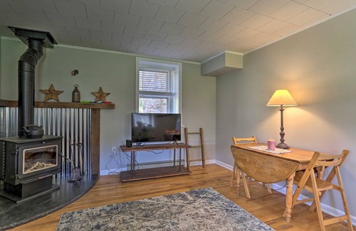 Hellertown Cottage | 111 m² Cabin ∙ 2 bedrooms ∙ 6 guests