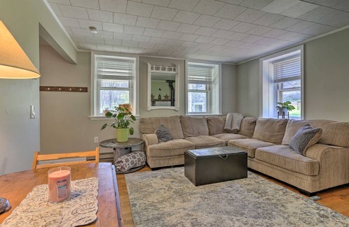 Hellertown Cottage | 111 m² Cabin ∙ 2 bedrooms ∙ 6 guests