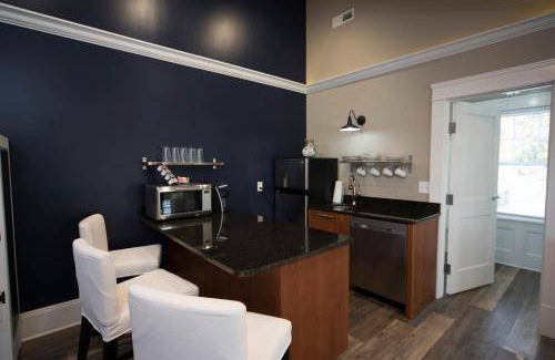Put-in-Bay Hotel | 111 m² Hotel ∙ 2 bedrooms ∙ 6 guests