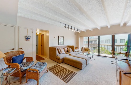 Caine Woods Condo | 113 m² Condo ∙ 2 bedrooms ∙ 6 guests