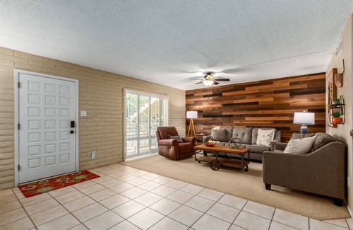 South Scottsdale Apartment | 116 m² Apartment ∙ 2 bedrooms ∙ 6 guests