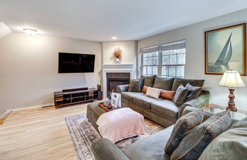 Monroeville Apartment | 130 m² Apartment ∙ 3 bedrooms ∙ 6 guests