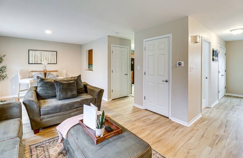 Monroeville Apartment | 130 m² Apartment ∙ 3 bedrooms ∙ 6 guests