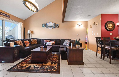Village at Camelback House | 132 m² House ∙ 3 bedrooms ∙ 8 guests