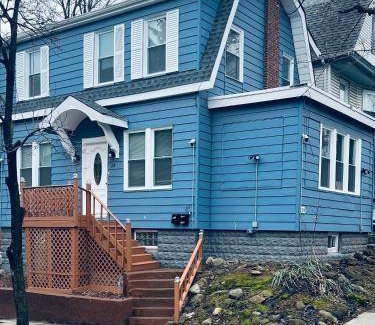 Irvington Bed & Breakfast | 14 m² Bed and breakfast ∙ 1 guest