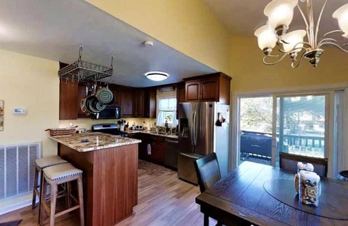 Monterey House | 155 m² House ∙ 3 bedrooms ∙ 6 guests