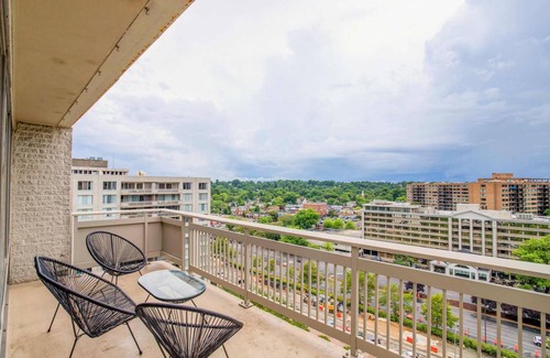 Crystal City Apartment | 158 m² Apartment ∙ 3 bedrooms ∙ 7 guests