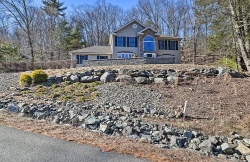 East Stroudsburg House | 167 m² House ∙ 3 bedrooms ∙ 8 guests