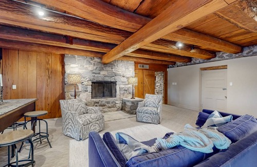 Mays Chapel House | 167 m² House ∙ 1 bedroom ∙ 4 guests
