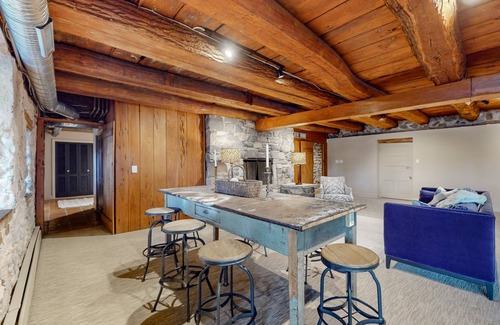 Mays Chapel House | 167 m² House ∙ 1 bedroom ∙ 4 guests