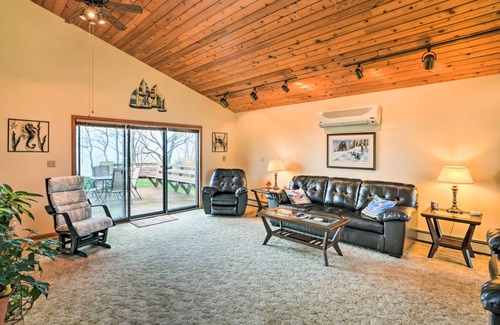 Brocton House | 167 m² House ∙ 3 bedrooms ∙ 8 guests