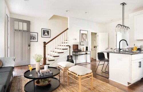 Chestnut Hill Apartment | 1794 m² Apartment ∙ 3 bedrooms ∙ 8 guests