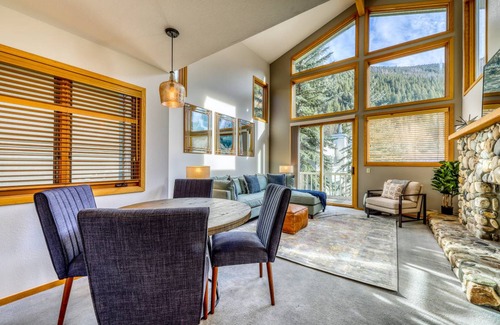 Warm Springs Condo | 191 m² Condo ∙ 2 bedrooms ∙ 6 guests
