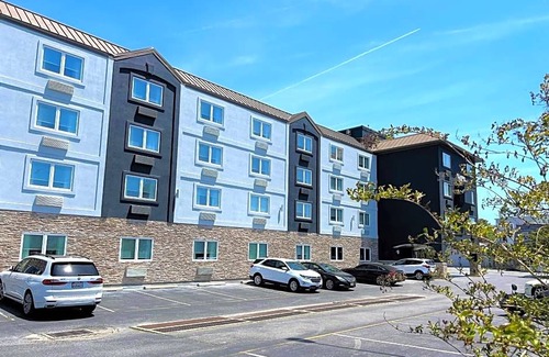 Dodds Addition Hotel | 2-Star Hotel ∙ Quality Inn & Suites Rehoboth Beach – Dewey
