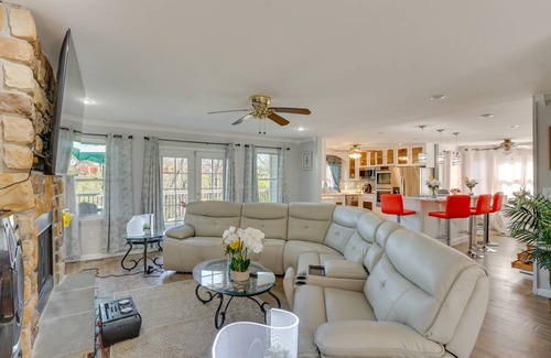 Harrisburg House | 227 m² House ∙ 6 bedrooms ∙ 12 guests