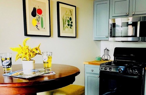 Central Northside House | 23-Min Walk to Acrisure! Free Private Park+King Beds
