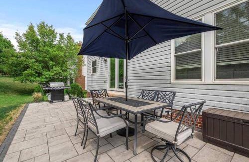 Cranberry Township House | 232 m² House ∙ 5 bedrooms ∙ 11 guests