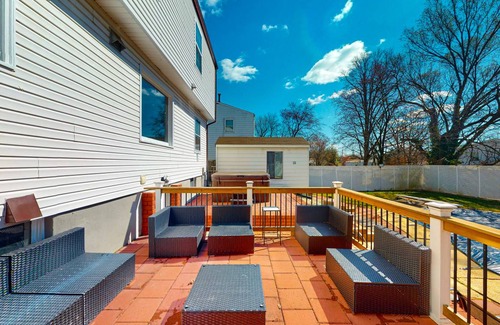 Oxon Hill House | 232 m² House ∙ 5 bedrooms ∙ 8 guests
