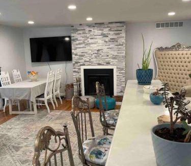 Washington Square West Apartment | 232 m² Apartment ∙ 4 bedrooms ∙ 10 guests
