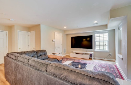 Glen Burnie Apartment | 234 m² Apartment ∙ 3 bedrooms ∙ 8 guests