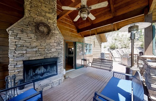 Tazewell Cabin | 235 m² Cabin ∙ 4 bedrooms ∙ 8 guests