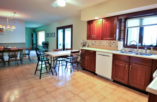 Town of Milo House | 251 m² House ∙ 7 bedrooms ∙ 16 guests