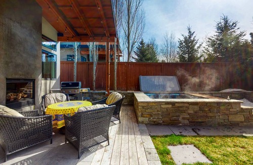 Warm Springs House | 253 m² House ∙ 4 bedrooms ∙ 10 guests