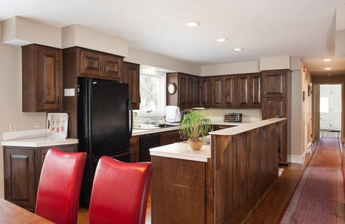 Binghamton House | 260 m² House ∙ 6 bedrooms ∙ 1 guest