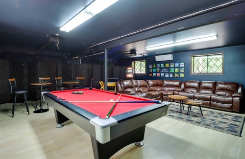 East Stroudsburg House | 269 m² House ∙ 5 bedrooms ∙ 12 guests