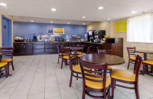 Charles Town Hotel | 28 m² Hotel ∙ 127 guests