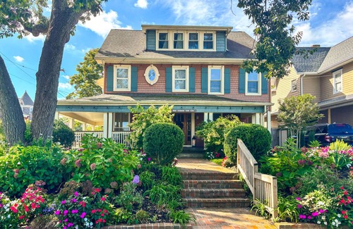 Asbury Park House | 293 m² House ∙ 8 bedrooms ∙ 12 guests