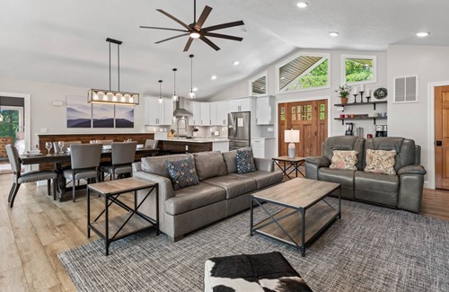 La Follette House | 297 m² House ∙ 4 bedrooms ∙ 12 guests